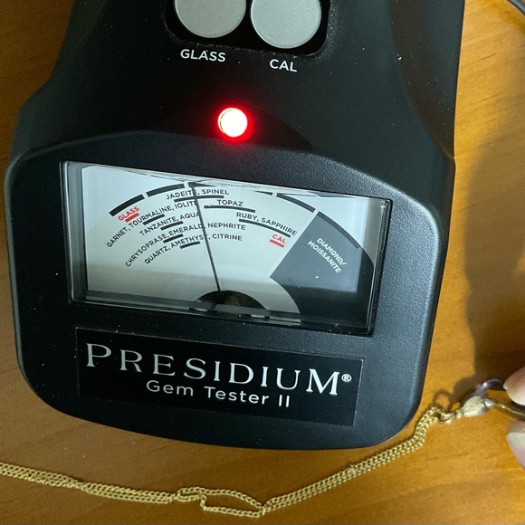 Amethyst colored Stone Pendant testing Jadeite, Spinel, & Idolite - Picture 8 of 9